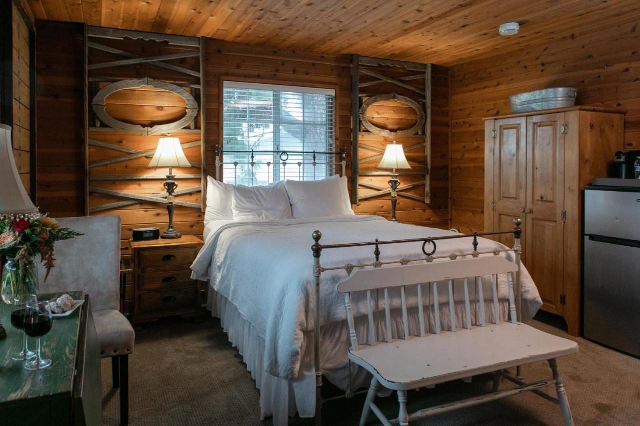 J Patrick Inn Cambria Eksteriør bilde
